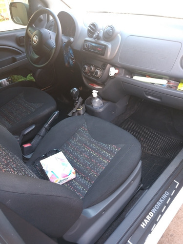 Imagem 6 de 9 de Fiat Fiorino 2017 1.4 Hard Working Flex 4p