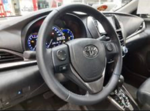 Imagen 8 de 11 de Toyota Yaris S Manual 2022 Saúl