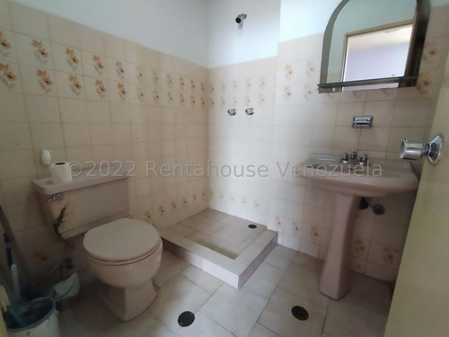 Imagen 4 de 14 de Rosangel Parraga Rentahouse Vende Vende Oficina En Av Bolivar Valencia Carabobo 22-21263