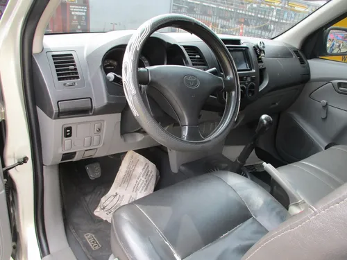 Toyota Hilux Doblecabina 4x2 2700cc Mt