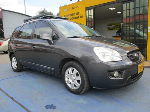 Kia Carens RONDO EX 4X2 2000CC MT AA