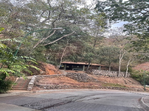 Las Mercedes Vendo Apartamento 4 Hab Calle Cerrada