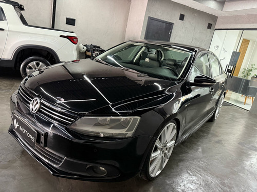 Volkswagen Jetta 2.0 Comfortline Flex 4p Automática
