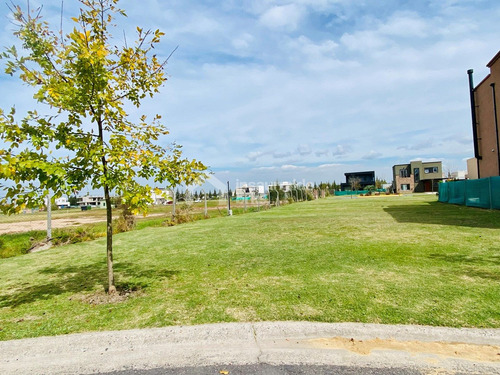 Lote En Barrio Náutico Vila Marina 1 !!