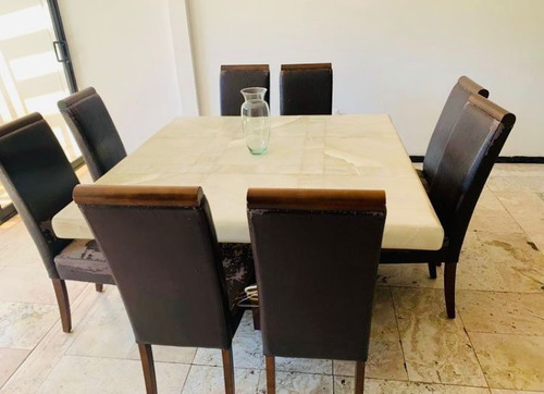 Remato Comedor Usado De Ónix Sillas Sin Tapizar Beige Liso (Usado)