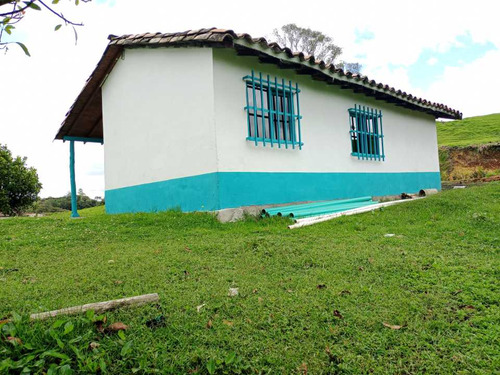 Linda Casa Finca Campesina En Venta En Parcelación - Vista Y Ubicación