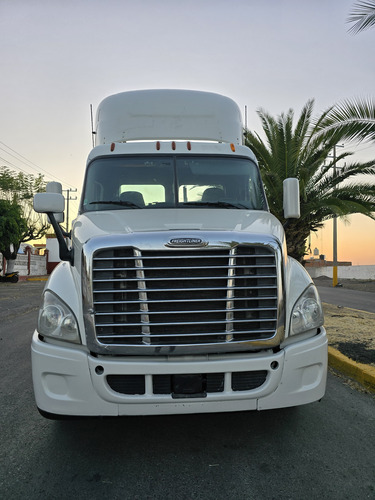 Excelente Tractocamion Mulita Freightliner Cascadia Evolució