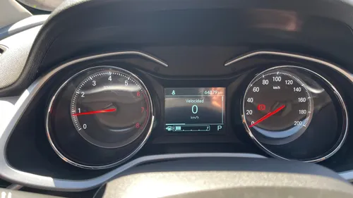 Chevrolet Onix 1.0T Premier Hatch At