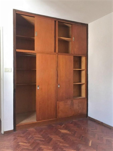 Imagen 6 de 10 de Venta Departamento De Pasillo Dos Dormitorios Abasto