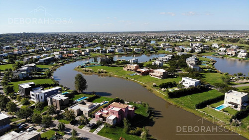 Imagen 20 de 27 de Casa Con Espejo De Agua - El Canton - Puerto