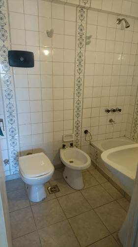 Dueño Vende Excelente Ubicación 3 Ambientes + Dependencia De Servicio + Cochera+ Baulera