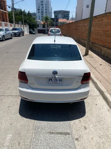 Volkswagen Vento 1.6 Highline Mt
