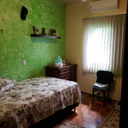 Casa Ampla Com Grande Área No Centro