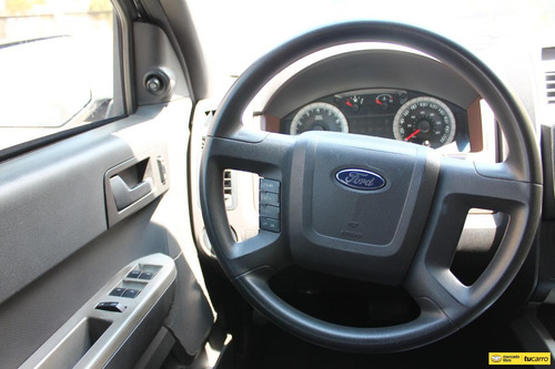 Ford Escape 3.0 XLT At 4X4