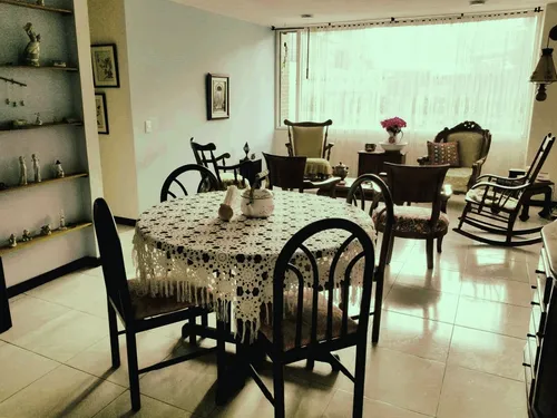 Amplio Apartamento De 2 Alcobas En Santa Paula. 90 M2. Piso 4 Con Ascensor.