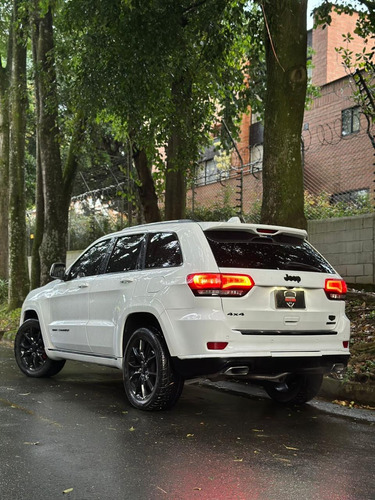 Jeep Grand Cherokee 5.7 Summit