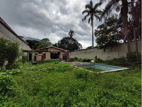 Terreno Con Casa Para Remodelar En La Urbanización La Floresta, Municipio Chacao