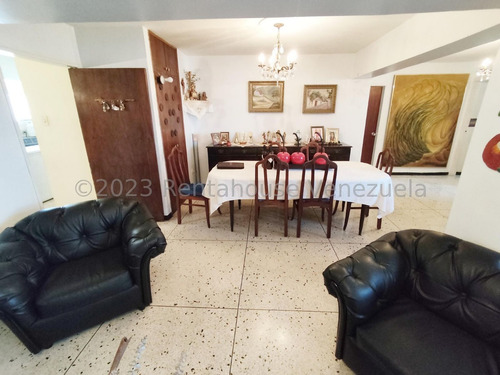   Maribel Morillo & Naudy Escalona Venden Cómodo Apartamento En Conj. Resd Privado En El  Centro Barquisimeto  Lara,    4 Dormitorios  3 Baños  120 M² 