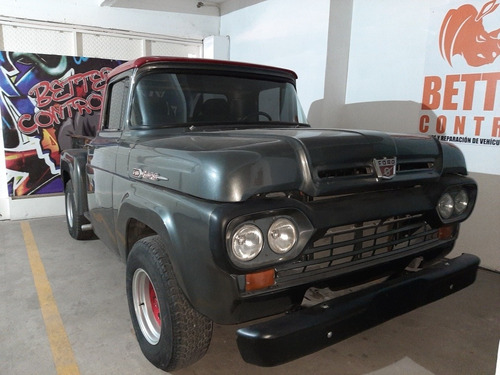 Ford Loba V8
