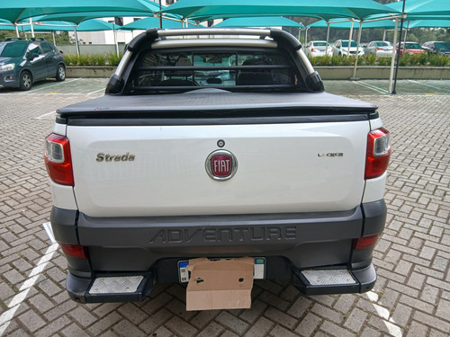 Fiat Strada 1.8 16v Adventure Cab. Dupla Flex 3p