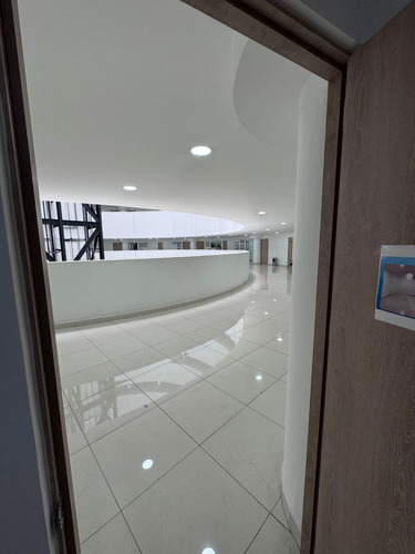 Consultorio Médico Nuevo En Excelentes Condiciones, Dividido En 2 Areas Totalmente Equipadas