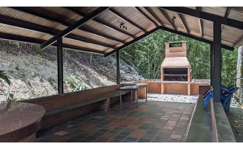 Exclusivo Apartamento En Venta En Alto Hatillo En Calle Cerrada