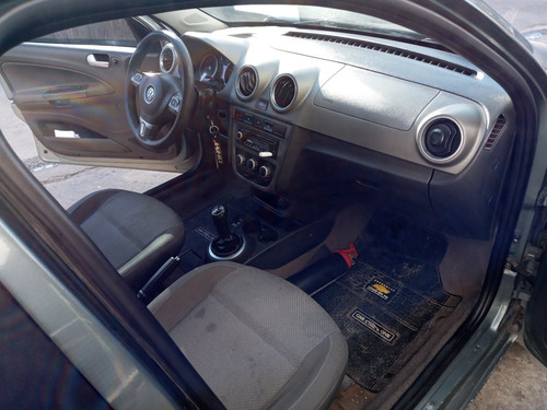 Volkswagen Voyage 1.6 Highline 101cv