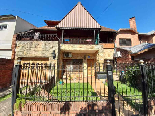 Casa En Venta En Castelar Sur