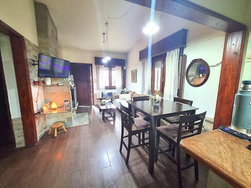 Imagen 3 de 14 de Venta Casa 2 Dormitorios Piscina Barbacoa - Mercado Modelo