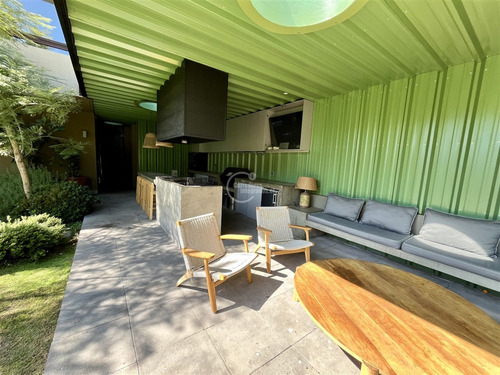 Casa En Arriendo De 5 Dorm. En Lo Barnechea