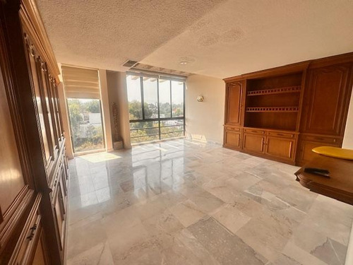 Lomas De Chapultepec, Penthouse De 750m2 En Dos Niveles, Muy Iluminado, 4 Amplias Recamaras Con Vestidor, Sala De T.v., Estudio, Terraza, 3 Lugares De Estacionamiento, Cuartos De Servicio. El E