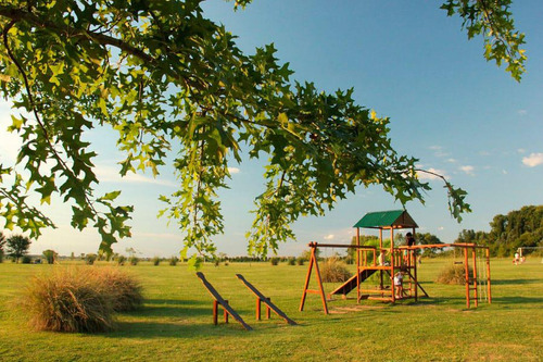 Hermoso Lote Interno Con Fondo Verde En Santa Elena - Pilar Del Este