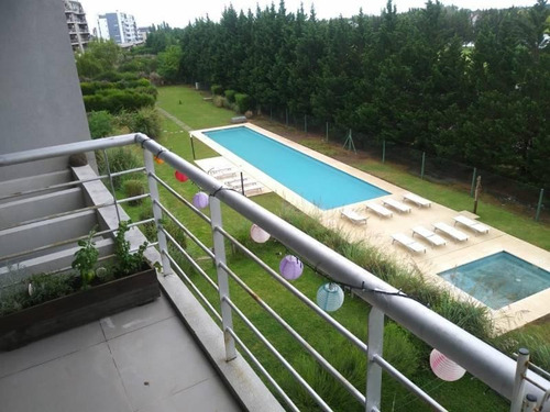 Imagen 2 de 15 de Divino 2amb Con Balcón Terraza, Parrilla Y Con La Mejor Vista Al Lago Central De Nordelta