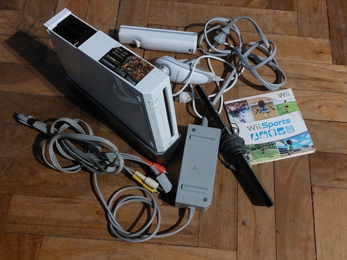 Wii Consola Nintendo Americana Compl Con Juego Y Joysticks 