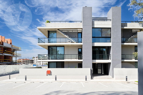 Departamento En Venta - Canning, Cabral 3300