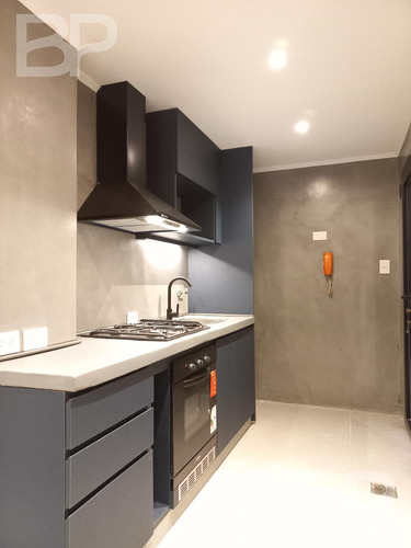 French 2360 - 5 Ambientes Con Patio - Reciclado - Recoleta