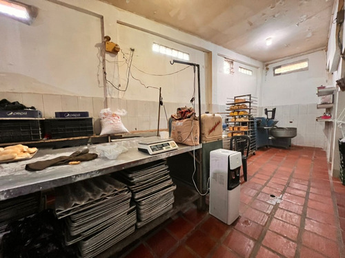 Epcv-049 Zona Oeste Panadería Sector Amparo