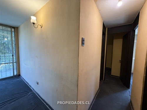 Depto En Venta De 3 Dorm. En Plaza Egaña Para Remodelar