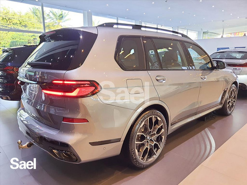 X7 4.4 V8 Gasolina M60i Steptronic