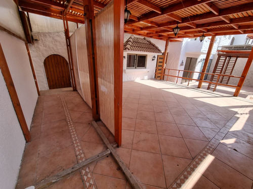 Se Vende Espectacular Casa De 5 D Y 5 B + D Y B De Servicio