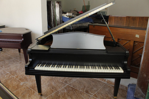 Pianos De 1/2  Cola  $48000 