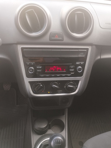 Imagen 12 de 15 de Vw Voyage Trend, Verde O, 2016, 66000kms