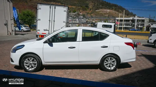 Nissan Versa 1.6 Drive Mt