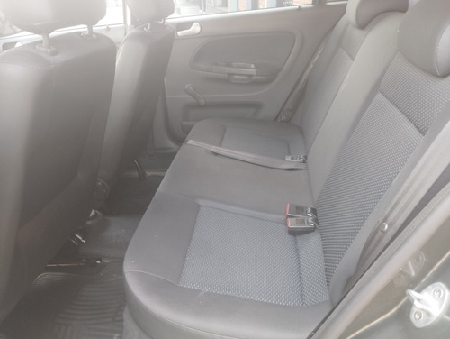 Imagen 14 de 15 de Vw Voyage Trend, Verde O, 2016, 66000kms