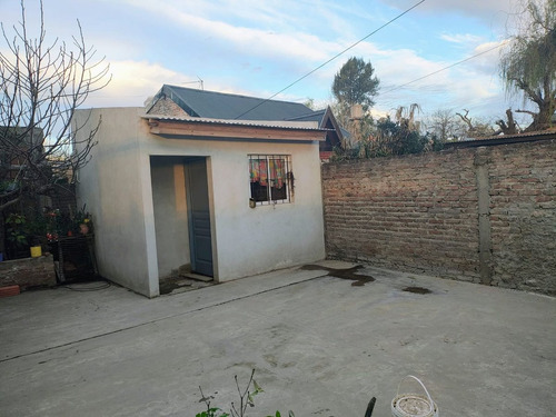 Venta Casa 5 Amb Tristán Suarez Parrilla/cochera.