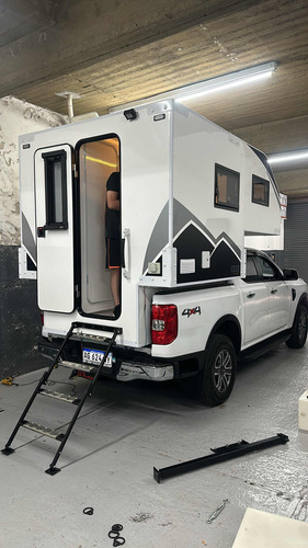 Camper Para Pickup Doble Cabina Marca Iseo
