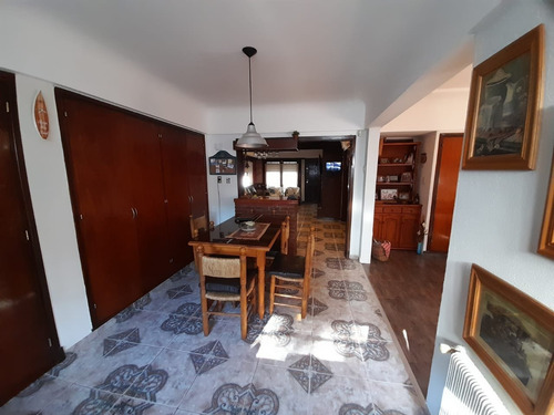 Venta O Permuta .casa 5 Ambientes Con Garage Doble Y Jardín. Parque Luro