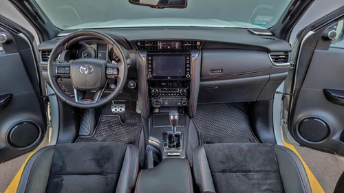 Imagen 18 de 22 de Toyota Sw4 Gr-s 4x4