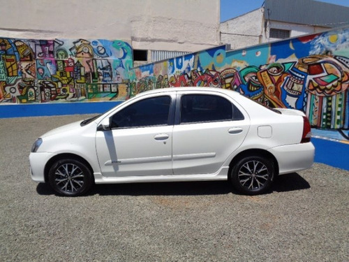 Etios Sedán 1.5 Platinum Sedan 16v Flex 4p Automático