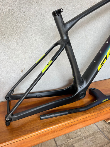 Scale Rc 940 Carbono 2024 Camaleão L